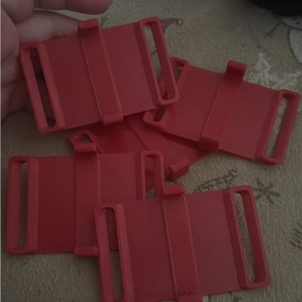 Red Spider-Man 10 trackers ICM45